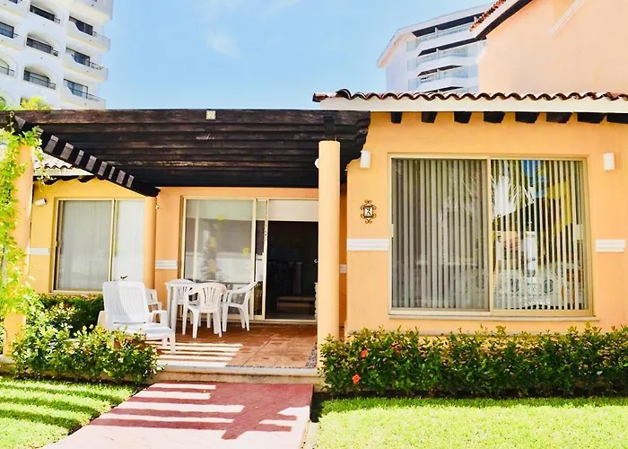 Villa Para 8P 6A 2M Dentro Del Hotel A Un Costado Del Krystal Ixtapa Cuenta Con Playa Y Wifi (Adults Only)